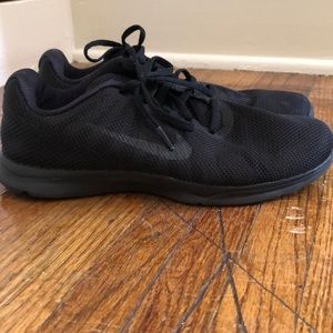 Black Nike Sneakers size 7.5